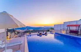 Villa Yaren Deluxe