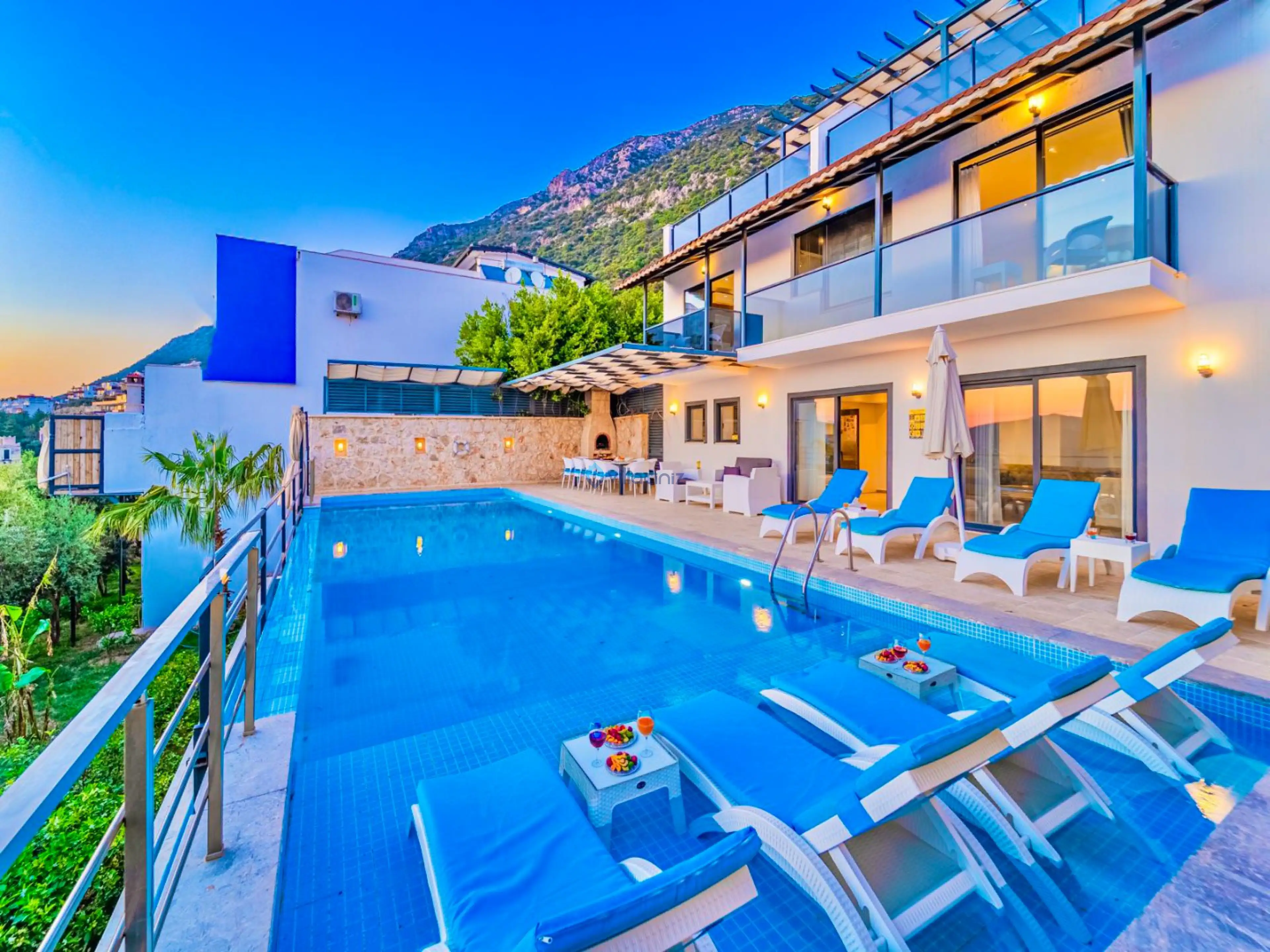 Villa Elmas Duo