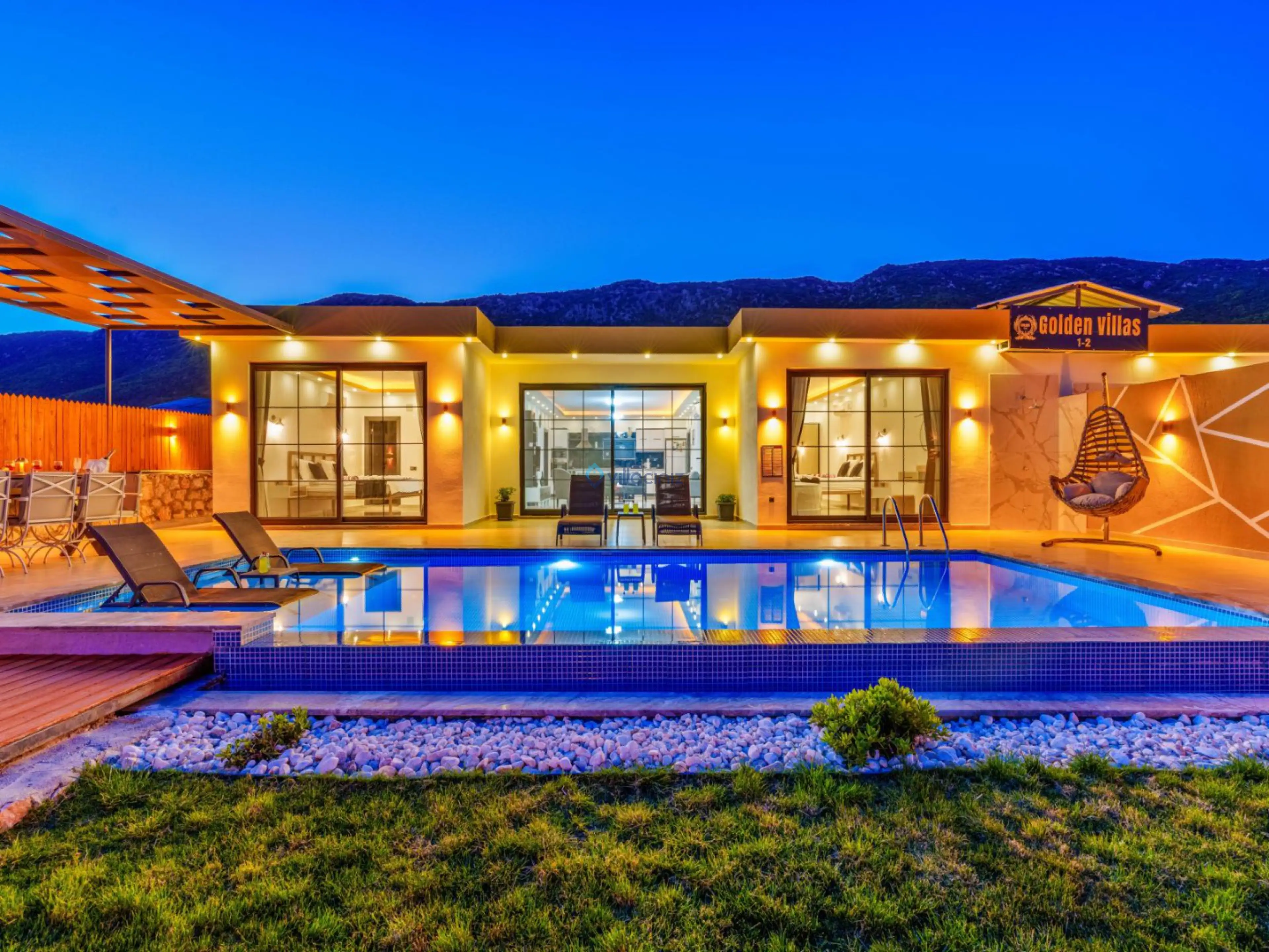 Villa Golden Duo