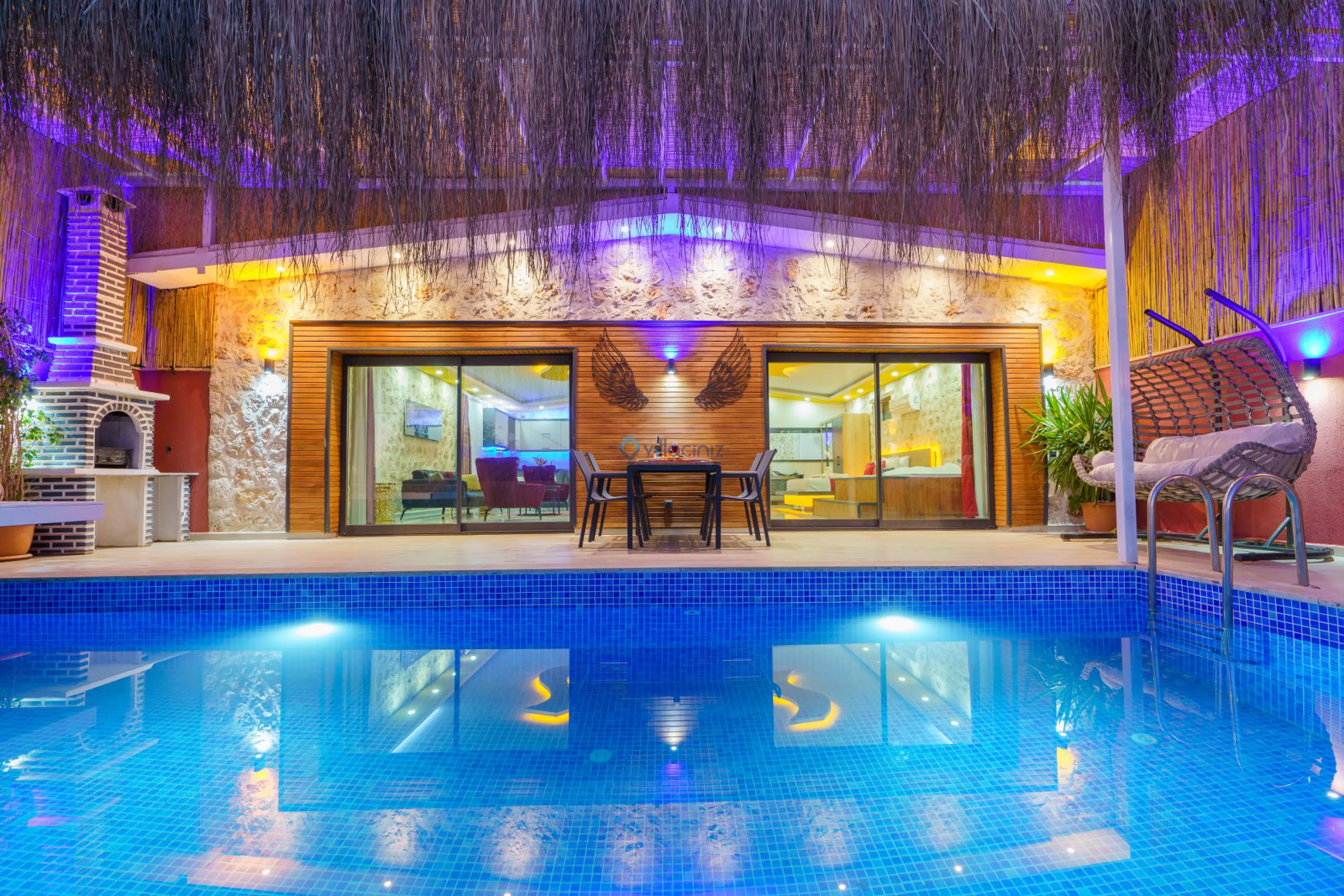 Villa Mira Queen