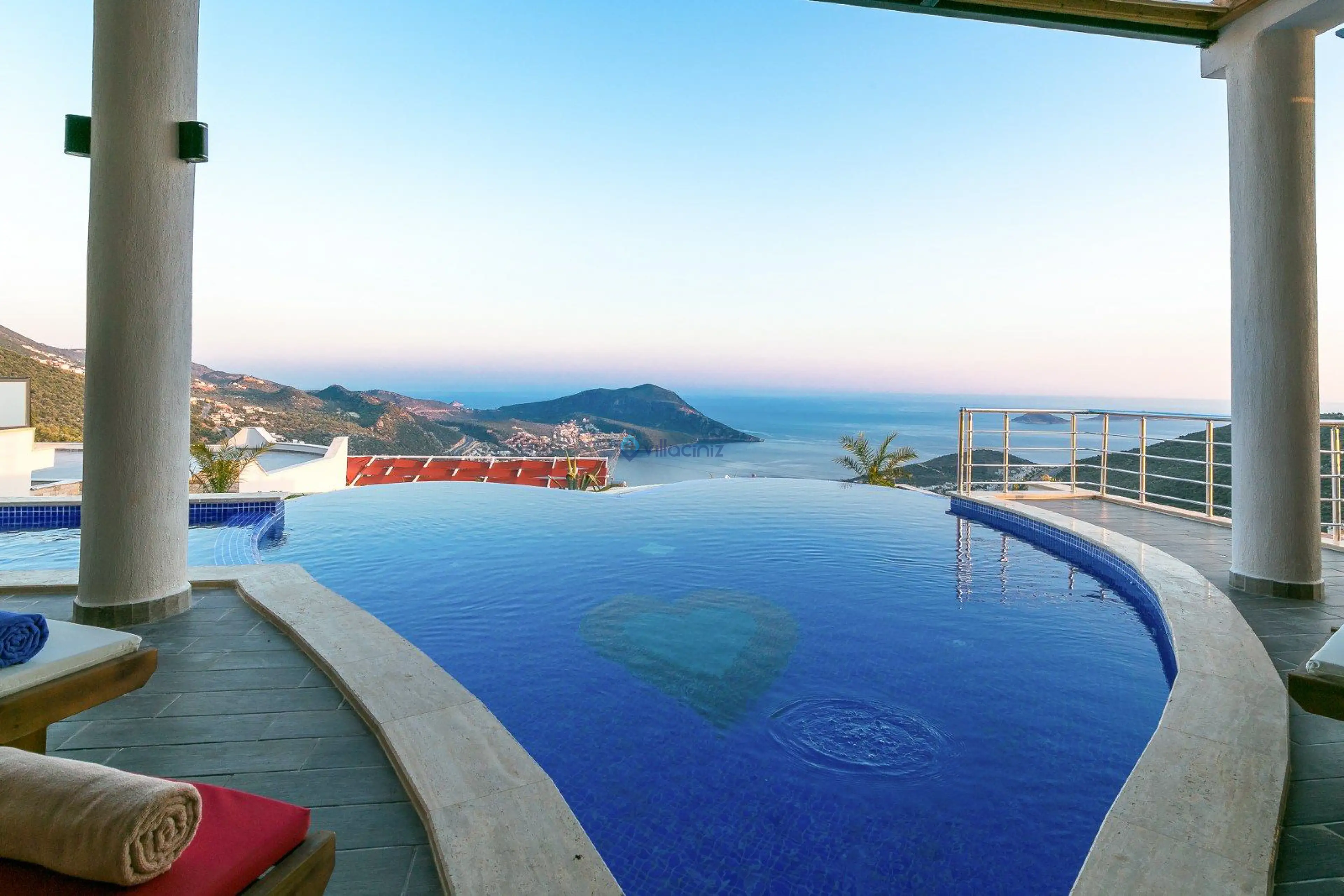 Villa Stone Heart