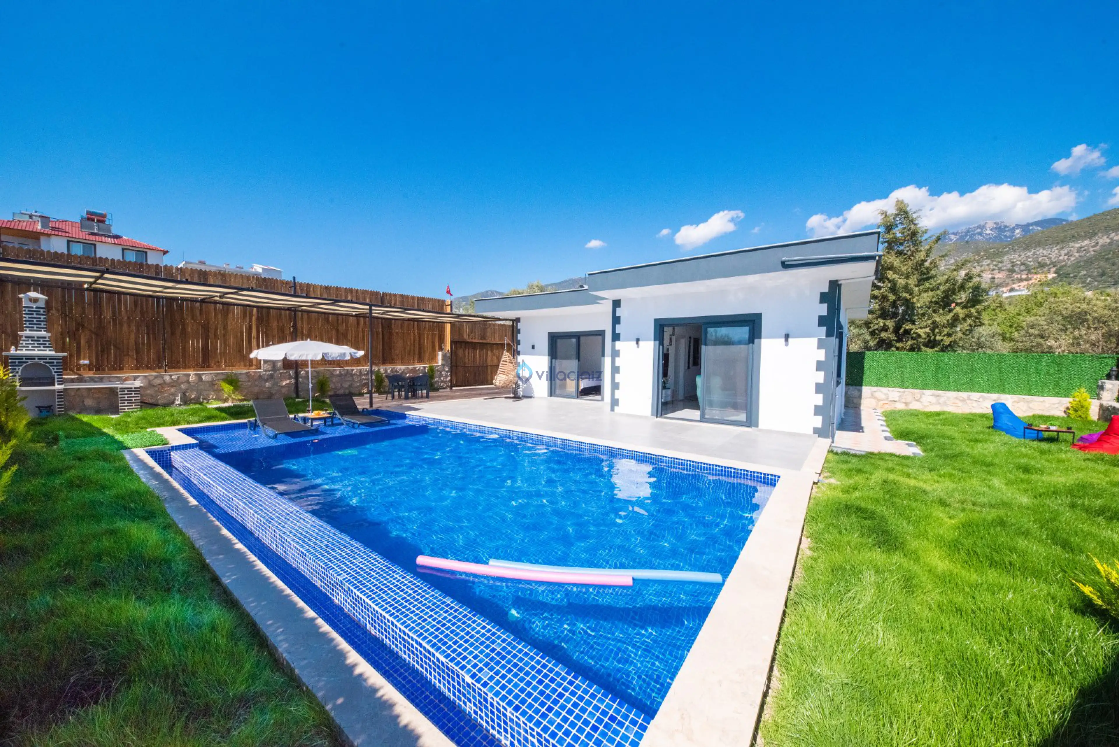 Villa İroni