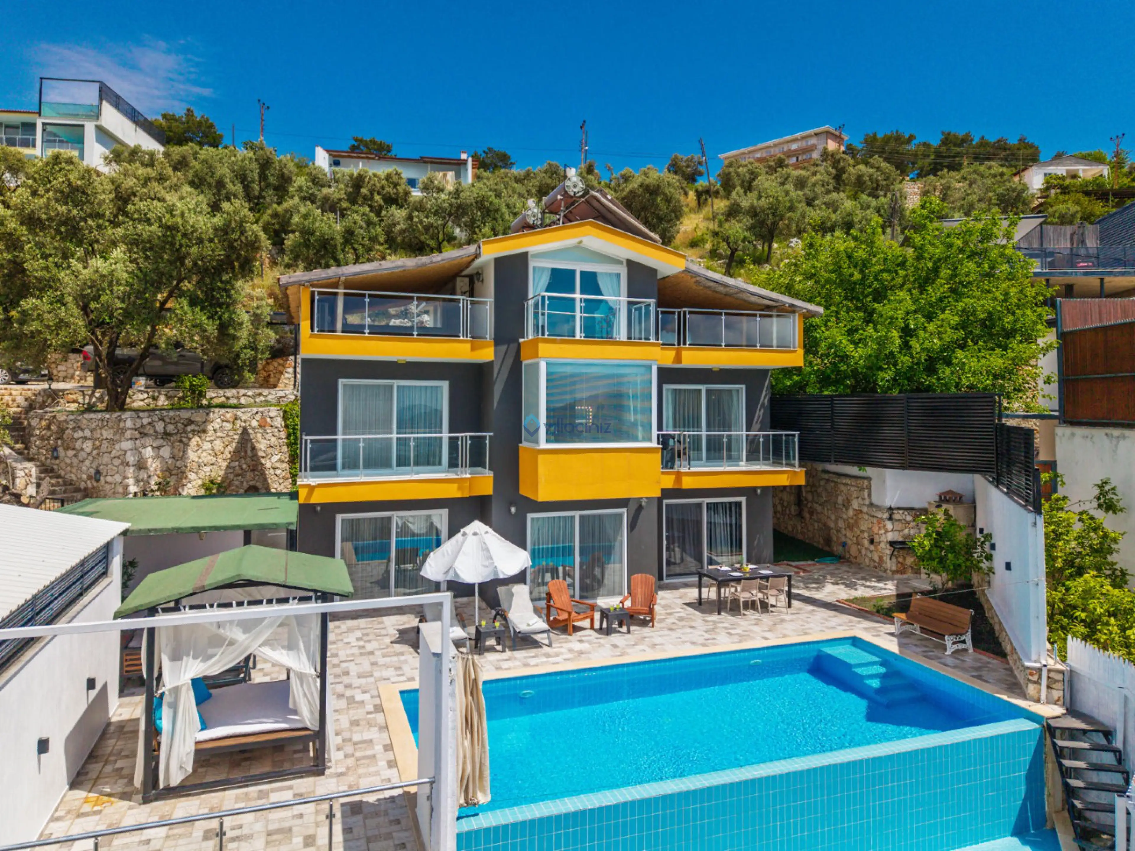 Villa Royal Deluxe