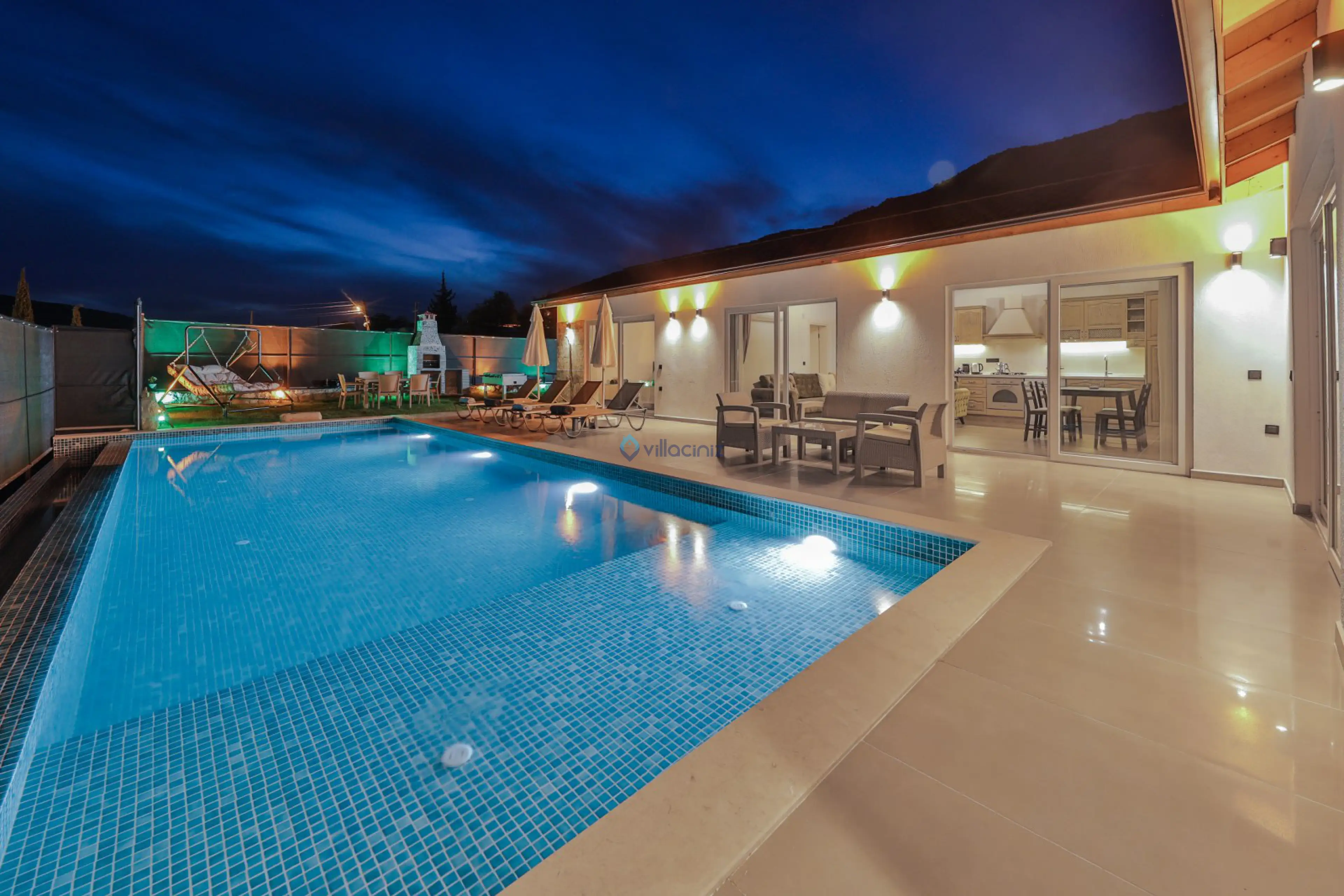 Villa Tawny