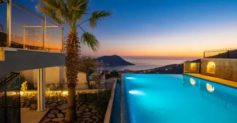 Villa In The Sky Deniz Manzaralı Sonsuzluk Havuzlu Villa