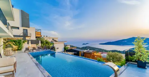 Villa Juli Kalkank Deniz Manzaralı Çift Jakuzili Villa