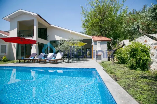 Villa Half Moon 2
