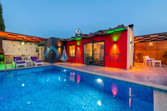Villa Gece