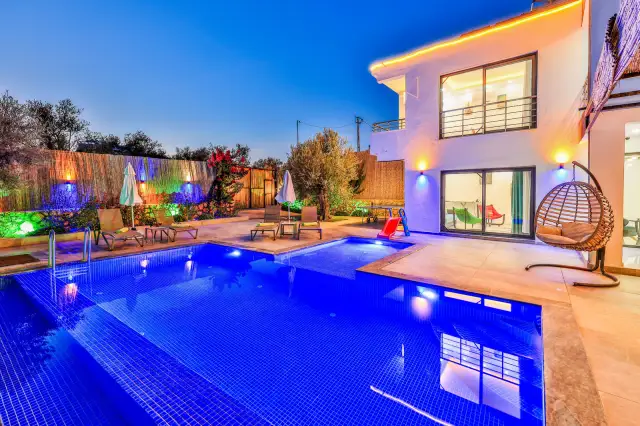 Villa Berrak Jakuzili Kiralık Yazlık Villa